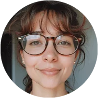 Stephanie L Headshot